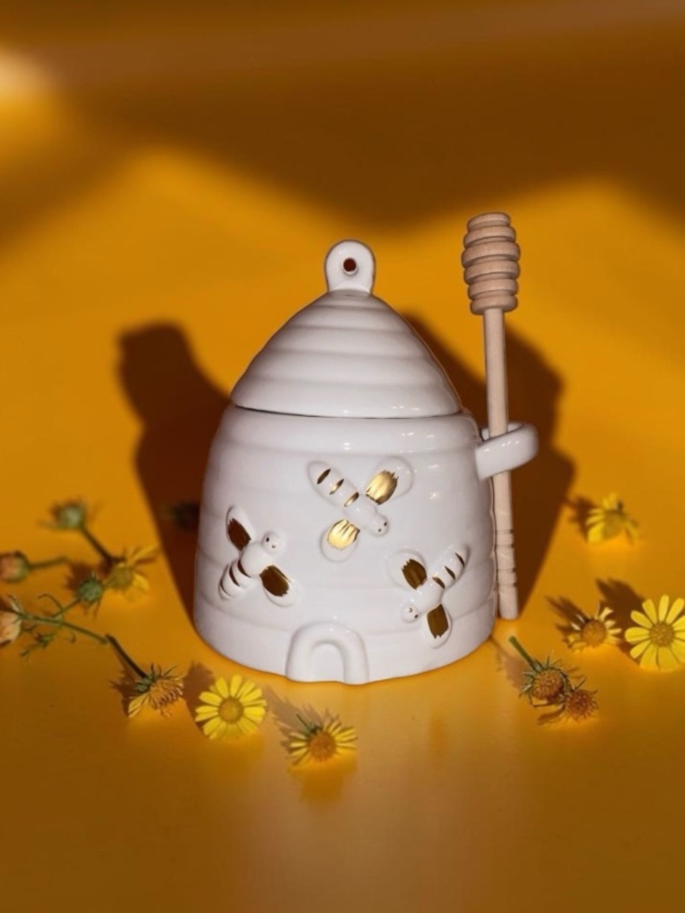 Honey Pot w/Lid Ceramic Hive Shaped with Wooden Honey Dipper NWOT Cream Yellow